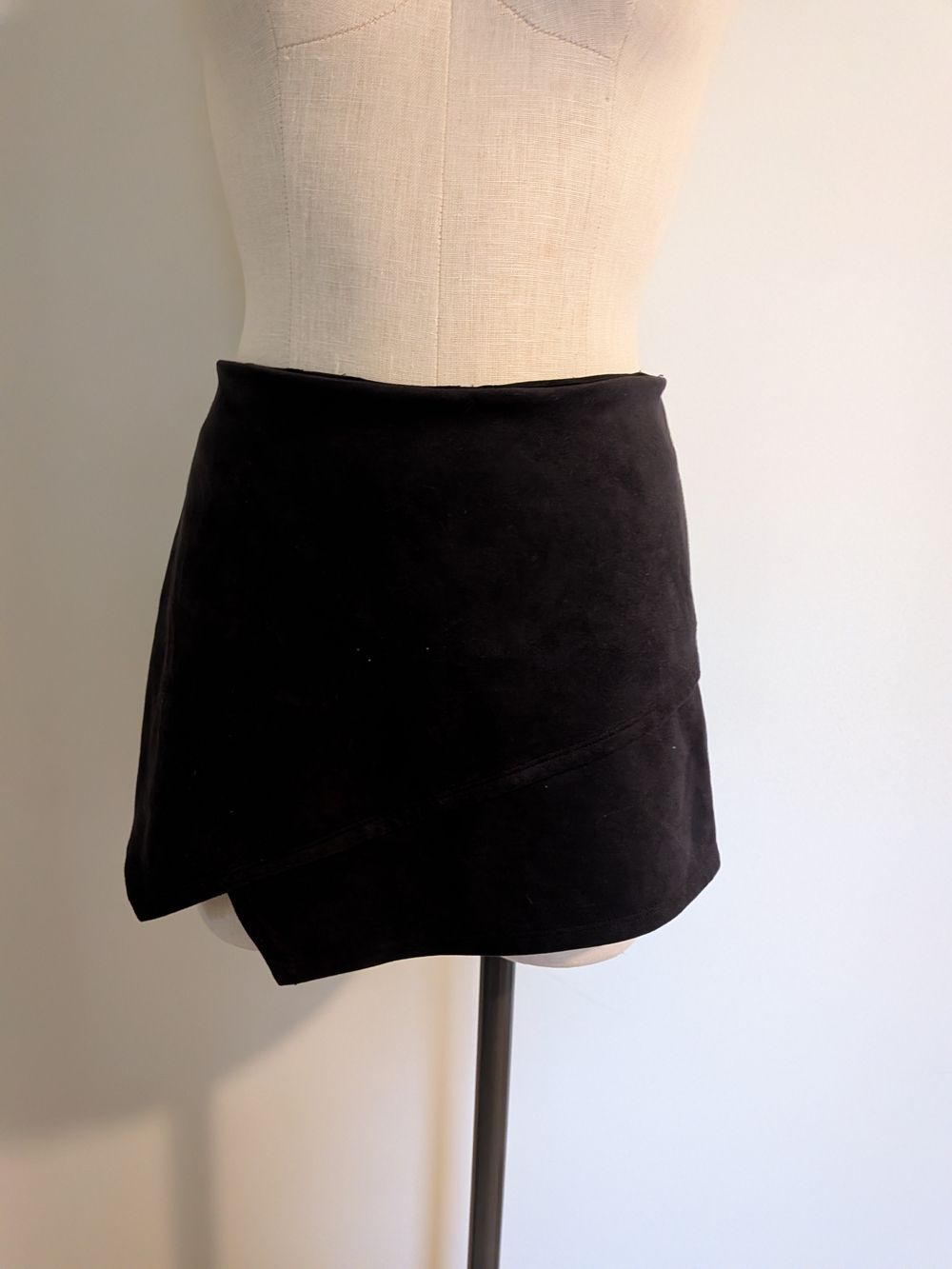 Black Women's Asymmetrical Skort - Elegant Everyday Style